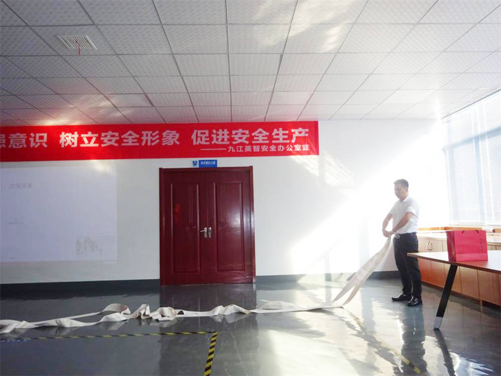 落实主体责任，提高防患意识。树立安全形象，促进安全生产