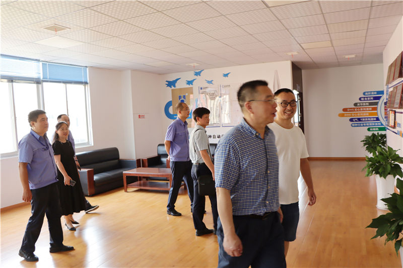 中船海洋装备集团副总经理陈建平一行到九江看影片APP科技有限公司调研