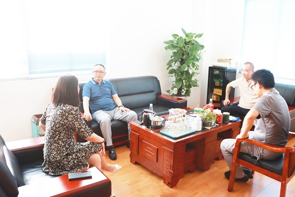 北京九江企业商会会长周子涵一行走访调研会员企业看影片APP科技